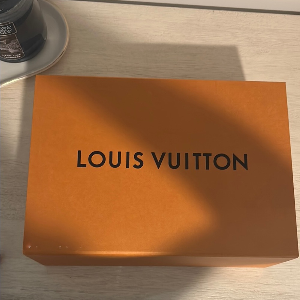 Louis Vuitton Men's Shoe - Picture 7 of 8